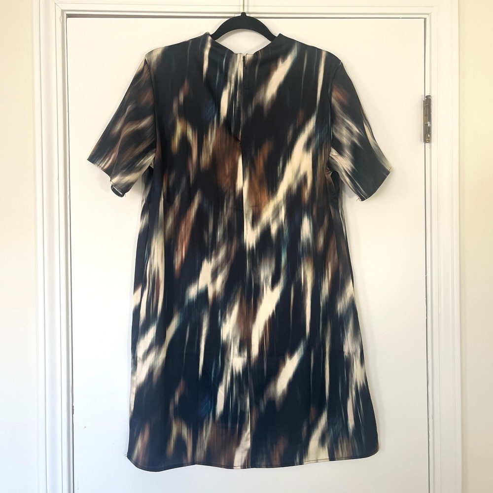 H&M Satin Abstract Print Short Sleeve Shift Dress Women's Size Small - Picture 2 of 8